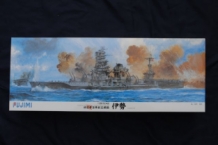 images/productimages/small/Imperial Japanese Navy Carrier Battleship ISE 1944 Fujimi 600024 doos.jpg